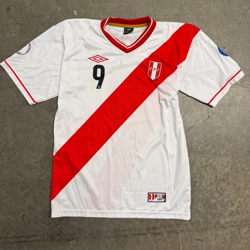 Umbro Peru National Team Soccer Jersey White Red Sash FPF Number 9 Mens Medium